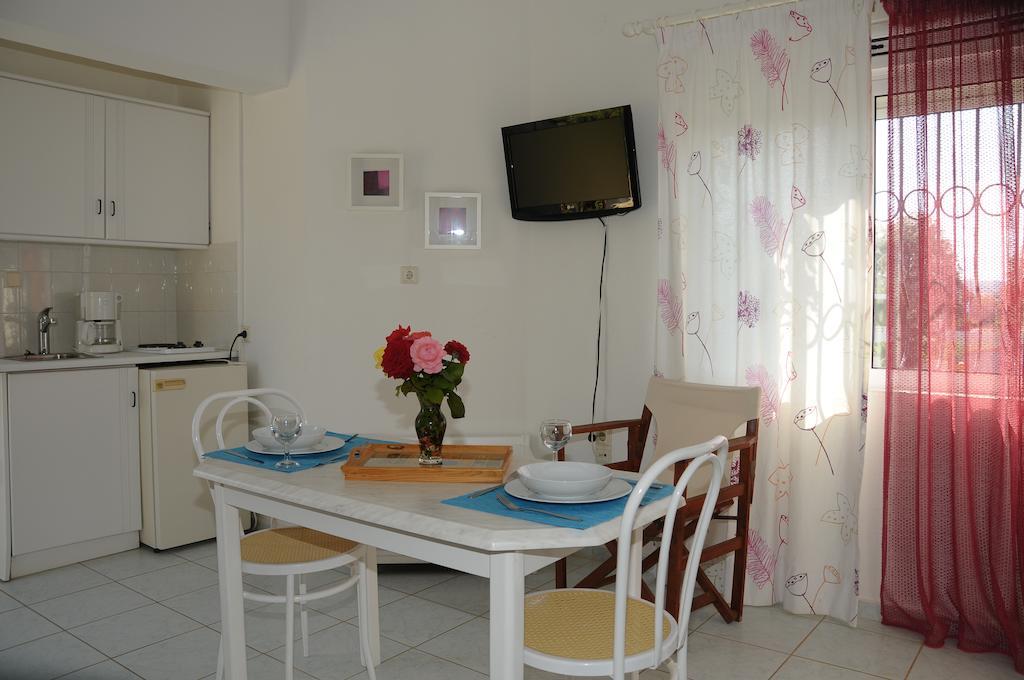 Villa Fleria Seaside Studios & Apts Gerani  Rom bilde