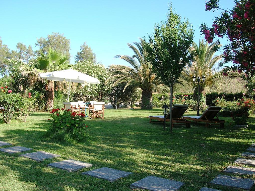 Villa Fleria Seaside Studios & Apts Gerani  Eksteriør bilde
